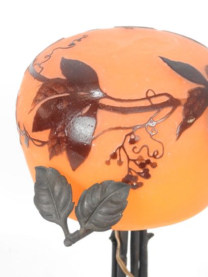 DELATTE à Nancy: Wrought-iron mushroom lamp...