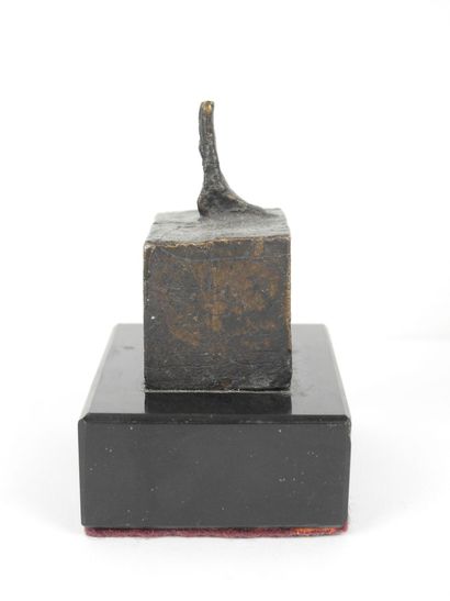 - Head of a man. Brown patina bronze sculpture...