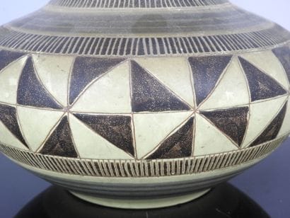 Marcel GUILLOT (1910-1985)
Geometric vase
Black...