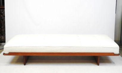 Grete JALK (1920-2006): Daybed. Wooden bed...