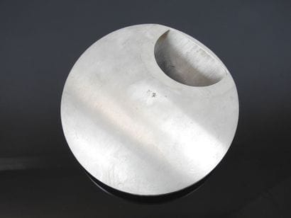 Roger TALLON (in the taste): Brushed metal...