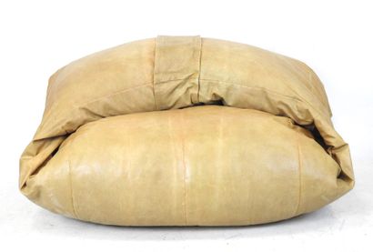 Raphael RAFFEL (1912-2000): Curved sofa in...
