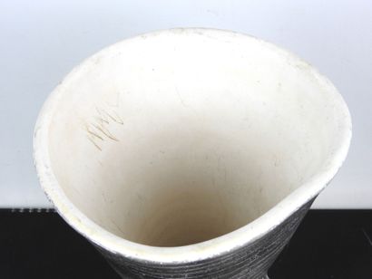 Mado JOLAIN (1929 - 2019): Grey ceramic diabolo...