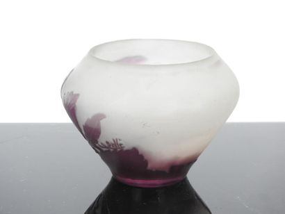 GALLE : miniature vase in multi-layered glass...