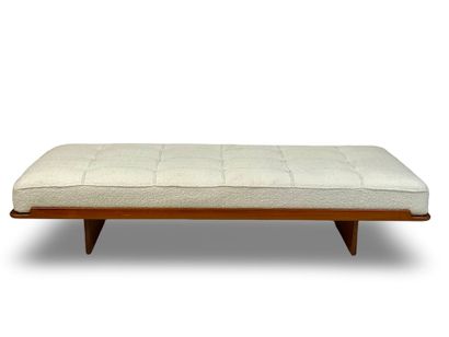 Grete JALK (1920-2006): Daybed. Wooden bed...