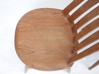 Jan HALBERG (Sweden). Two teak chairs. Circa...