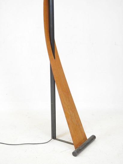 LAMPADAIRE in curved wood and black lacquered...