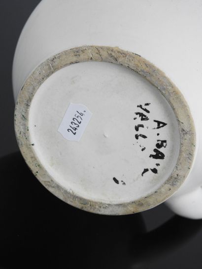 André BAUD (1903 - 1986) : White ceramic...