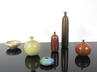 FIVE VASES and ONE CUP in stoneware. It includes...