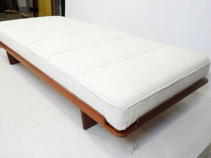 Grete JALK (1920-2006): Daybed. Wooden bed...