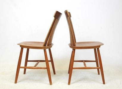 Jan HALBERG (Sweden). Two teak chairs. Circa...