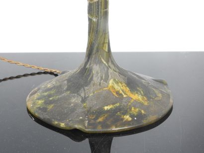 DAUM Nancy: Multilayer glass mushroom lamp...