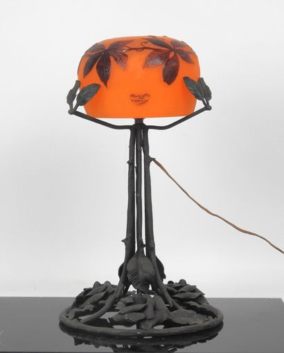 DELATTE à Nancy: Wrought-iron mushroom lamp...