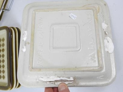 Roger CAPRON (1922-2006): Six two-tone earthenware...