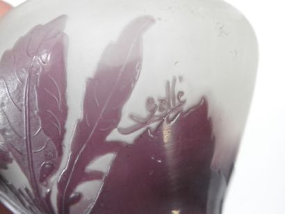GALLE : miniature vase in multi-layered glass...