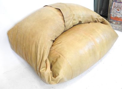 Raphael RAFFEL (1912-2000): Curved sofa in...