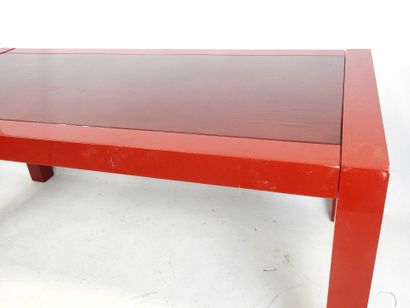 Rectangular table in red lacquer. Modern...