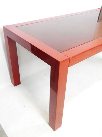 Rectangular table in red lacquer. Modern...