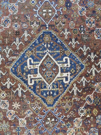 IRAN
Tapis de forme rectangulaire noué main...