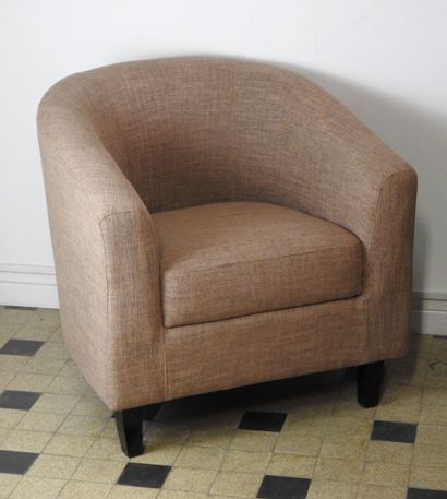Travail moderne
Paire de fauteuils confortables...