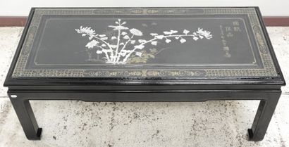 CHINE - XXème
Table basse de forme rectangulaire...