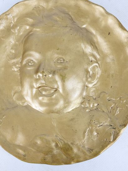 After Émile DERRÉ (1867-1938). Circular relief...