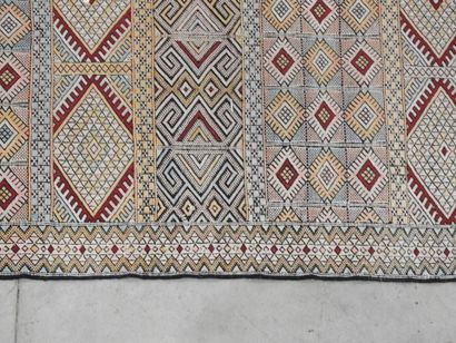 MOROCCO : Woven carpet in black, white and...