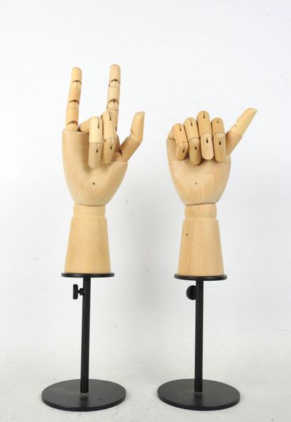 TWO HANDS for painter, articulated, in wood...