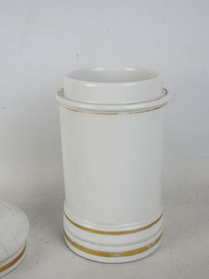 PHARMACY POT in porcelain of Paris with floral...