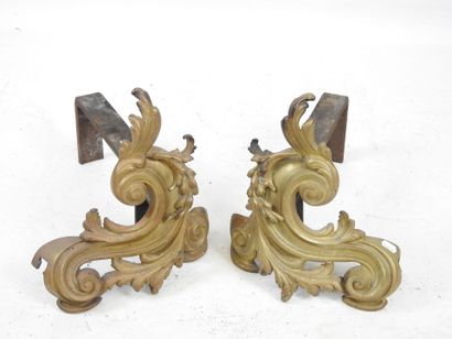 PAIR OF CHENETS in copper and cast iron in...