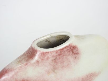 White and pink glazed ceramic Lentille vase....