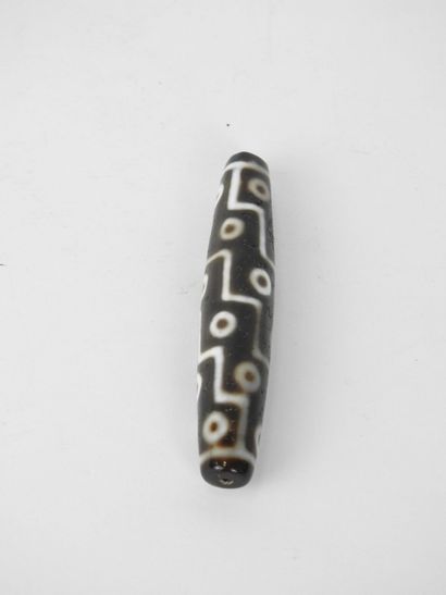 TIBET: DZI magic bead with 18 eyes. L : 9...