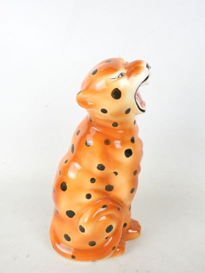 ATHEZZA: Pig in beige and gray crackle ceramic....