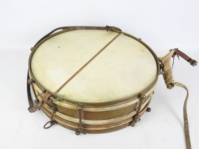 INFANTRY DRUM with belt and five sticks....