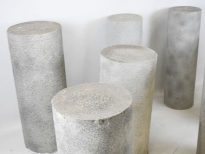 SIX LARGE PRESENTOIRS - Cylindrical cardboard...