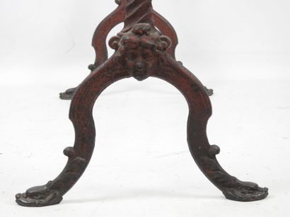 PASQUIER à TOURS: Wrought-iron bistro table...