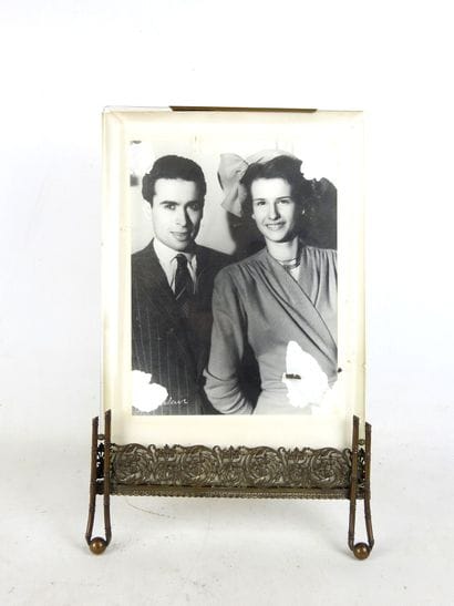 Bronze PHOTO FRAME. 37 x 24 cm. Wear and...