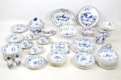 MARTRES-TOLOSANE and MOUSTIERS: Table service...