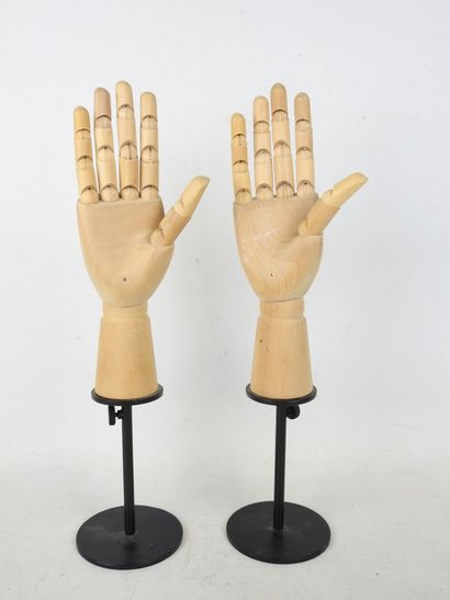 TWO HANDS for painter, articulated, in wood...