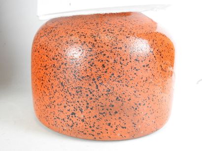PAIR OF LAMPS in orange ceramic with black...