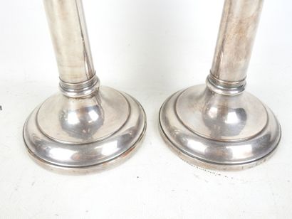 PAIR OF CANDLES in silver-plated metal. H....