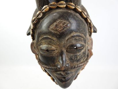 PUNU GABON OKUYI dance mask in wood, rattan...