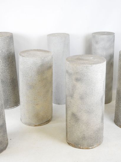 SIX LARGE PRESENTOIRS - Cylindrical cardboard...