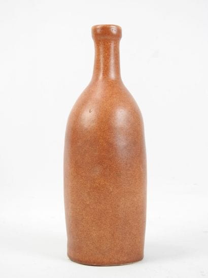 Max IDLAS (1932-2020): Brown ceramic bottle...