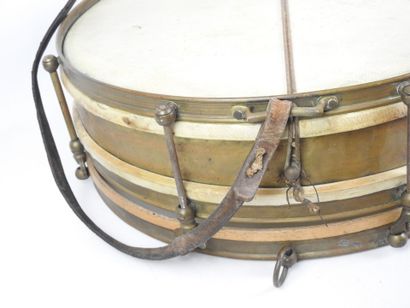 INFANTRY DRUM with belt and five sticks....