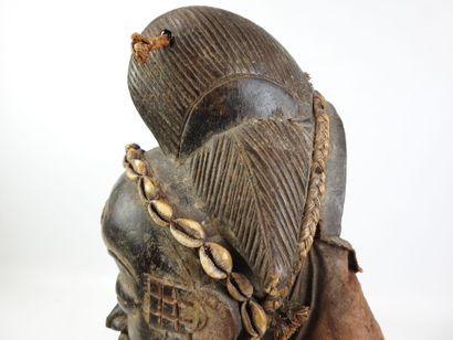 PUNU GABON OKUYI dance mask in wood, rattan...
