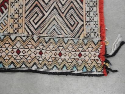 MOROCCO : Woven carpet in black, white and...