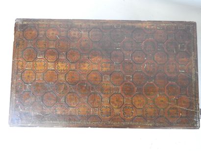 CHINA (in the taste of) : Pair of low tables...
