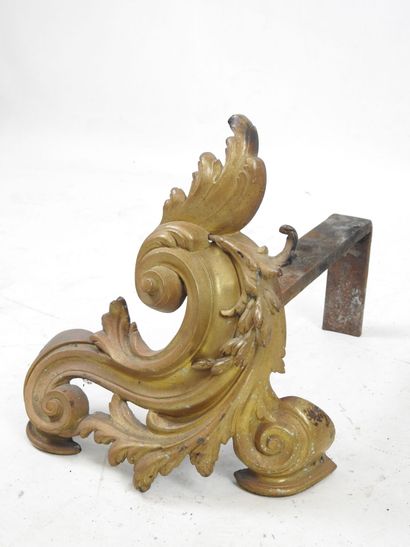 PAIR OF CHENETS in copper and cast iron in...