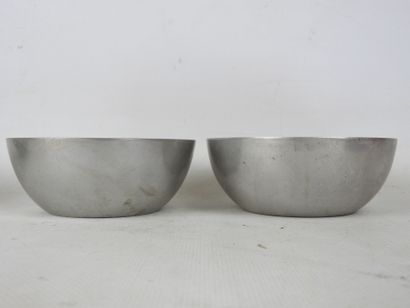 SARREGUEMINES: Pair of earthenware dishes...